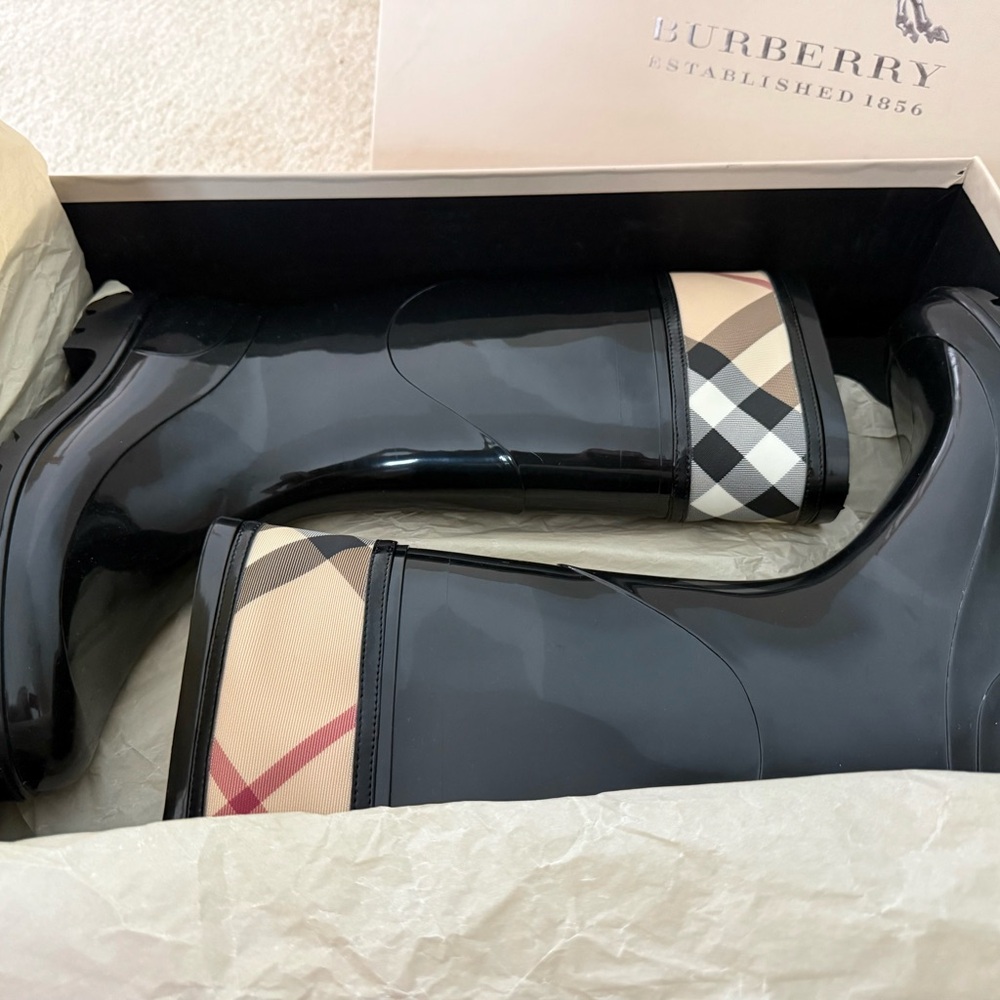 Burberry Black Rain Boots with Box - Picture 10 of 14